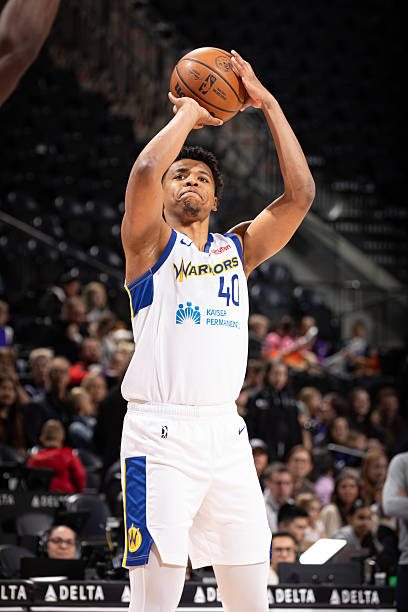 gswcba's tweet photo. Jacksen Moni has found himself starting as the Warriors' emergency stretch 5 amidst their injury crisis:

22pts
11rbs
3asts
4stls
1blk
8/19 FG
4/11 3PT

Held his primary matchup, 7'3 Rocco Zikarsky, to 9pts, 3/11 FG. https://t.co/ZnJ4vO6qv7