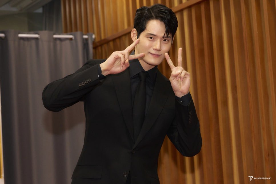 아니 경수 진짜
얼굴도 얼굴인데 얼굴도 얼굴이다 ;;