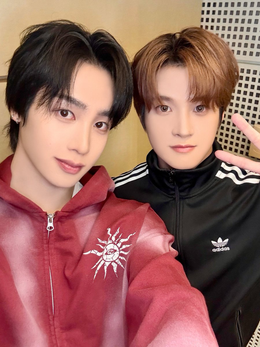 [👀]

🎙 NOA’s ASIAN TREND Behind Photo 🎙

#xikers #싸이커스 #サイカース
#JUNMIN #HUNTER