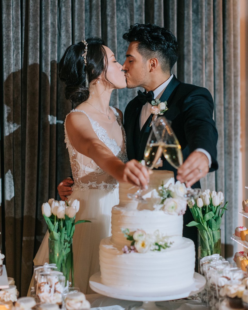 Flashback Friday with all the feels... and the smiles say it all. Photos from N &amp; D's wedding at NOOR courtesy of @davidandphotography

Wedding coordinator: <a href="/divinedday/">디바인디데이</a>

#weddinginspo #noorpasadena
