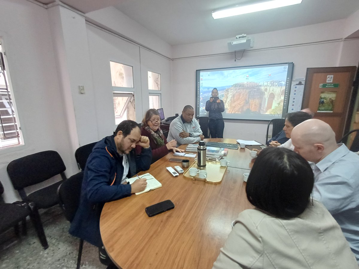 CIENPINOS tweet media