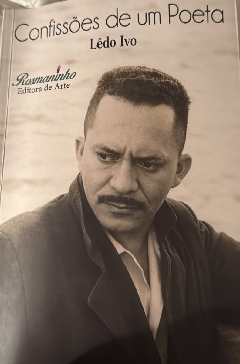 “Nas batalhas 
da escumalha 
literária 
as medalhas
são migalhas.”