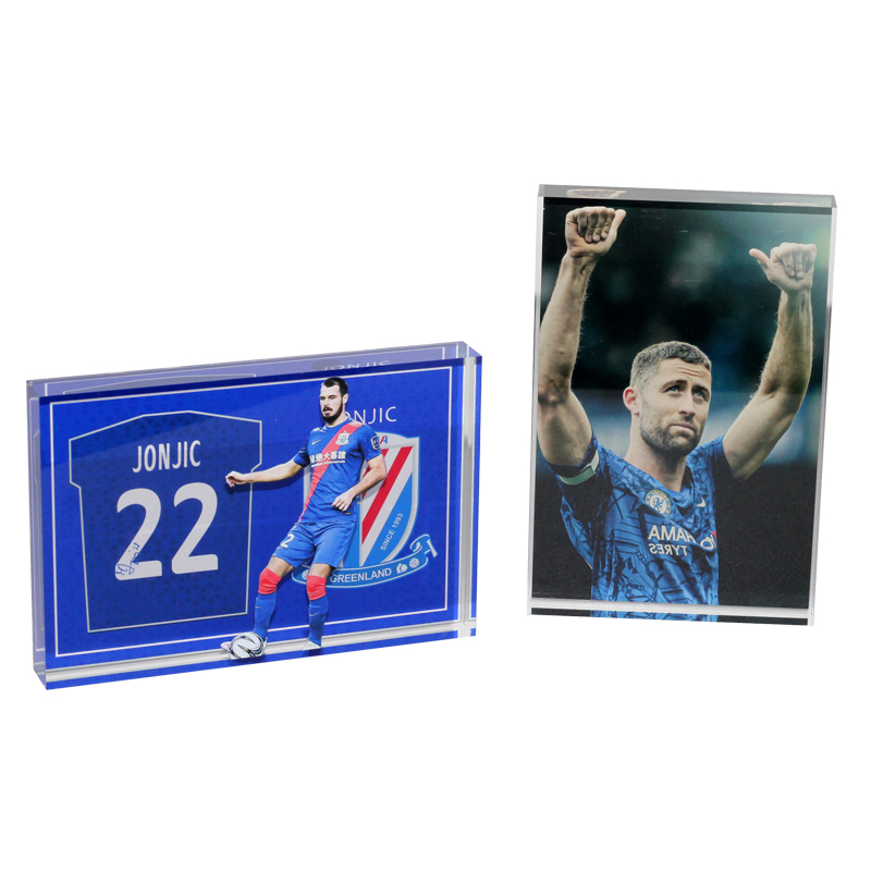 MingYuImaging's tweet photo. Get your favorite anime characters crafted into custom card bricks today! https://t.co/xee4TGs914