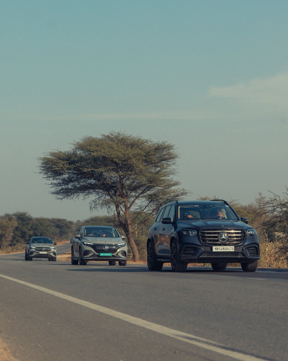 MercedesBenzInd's tweet photo. Where ancient fortresses cast long shadows over the open road and golden sand dunes.
The Mercedes-Benz G-Tribe Rajasthan Escapades.
#GTribe #RajasthanEscapade #MercedesBenzIndia https://t.co/fD5gmt7bdm