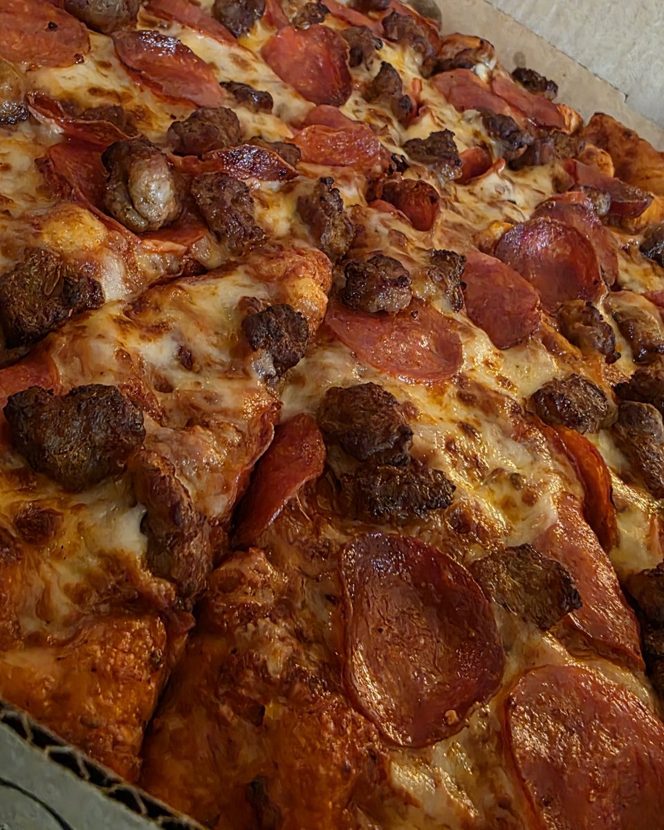 It is a Round Table Pizza (Round Rock, TX) kind of night.