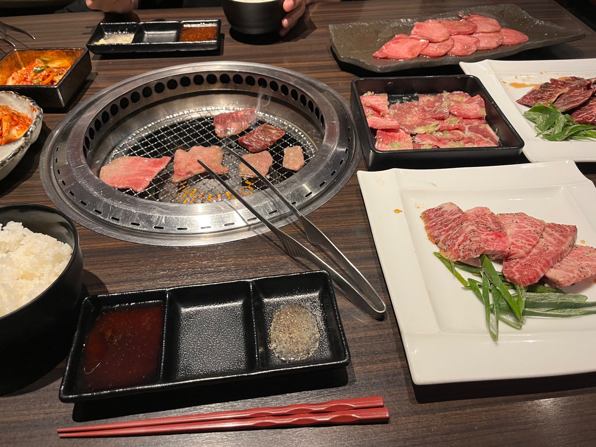 おはよっ
きのうは夫の出張おつかれさま会と称して焼肉！
2人でのんびりごはん食べながら話せる時間貴重すぎる
「夫婦は他人」だからこそコミュニケーション大事よね
