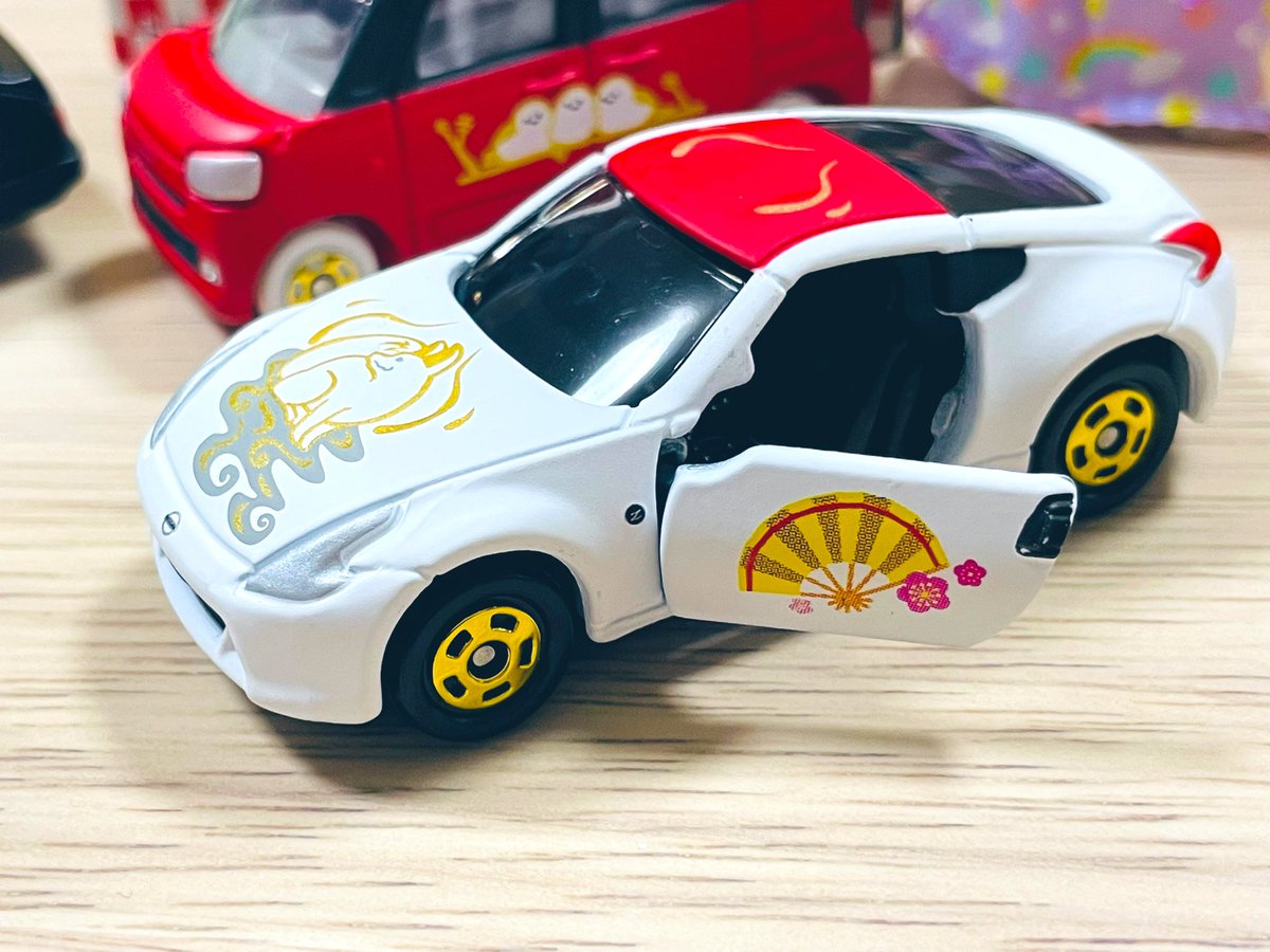 SumomoHappyRoom's tweet photo. 年始にローソンでゲットした福舞トミカ🚗
3個買ったらこんな感じでした✨

ドアが開くタイプもあって、
思わずテンション上がった😳
かわいい〜✨ https://t.co/qUdLewlxOA