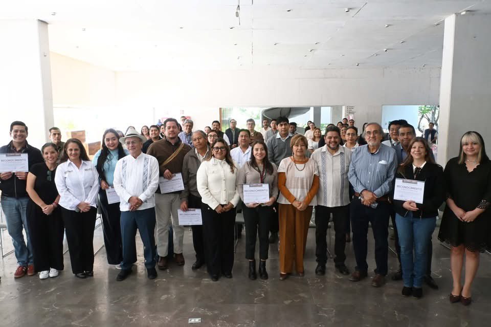 CoevalMorelos's tweet image. El servicio público debe estar en constante formación y capacitación, por ello te compartimos que 70 servidores y servidoras públicas del @GobiernoMorelos participaron en el foro: Reglas de Operación para el Bienestar de Morelos. 
#LaTierraQueNosUne