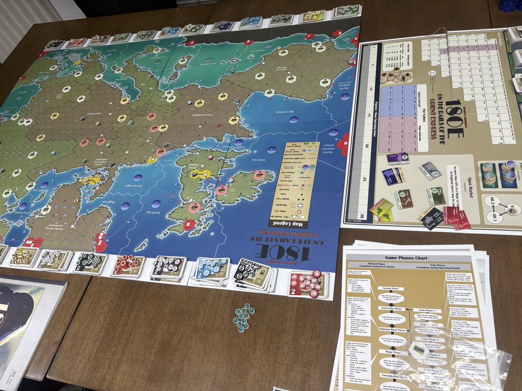 今日は大阪で2日間掛けて行われる、一大ボードゲームイベントの
18𝑶𝑬: 𝑶𝒏 𝒕𝒉𝒆 𝑹𝒂𝒊𝒍𝒔 𝒐𝒇 𝒕𝒉𝒆 𝑶𝒓𝒊𝒆𝒏𝒕 𝑬𝒙𝒑𝒓𝒆𝒔𝒔
を遊ぶ会に来てます！