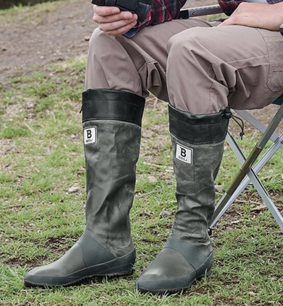 ライジングサンが大雨だった時用に買った日本野鳥の会製の長靴、雪かき
