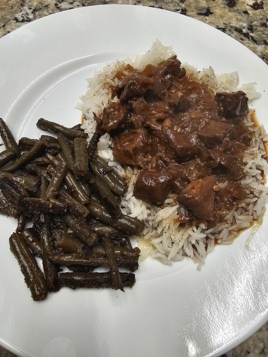 aaron_tagerson's tweet photo. And Yes,,, I had seconds!! Venison Tips over Rice is definitely one of my favs, and these Green Beans came out just Right! #FatKidProblems ππͺππ https://t.co/eV1O231cZE