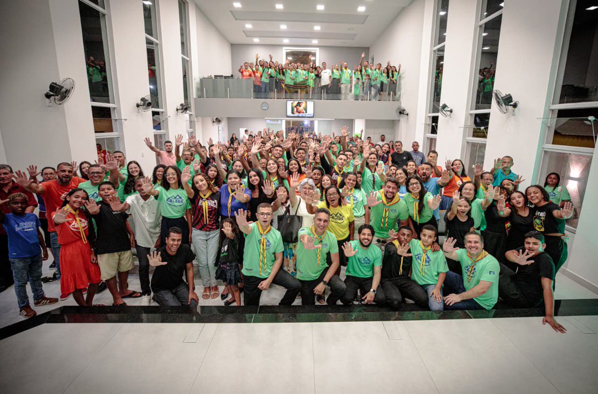 A Caravana Calebe de Lenço chegou à Igreja de Mineiros, em Campos dos Goytacazes. 🖐️💚
Uma noite marcada por louvor, Palavra e compromisso com a missão.
A juventude segue em movimento por todo o território!