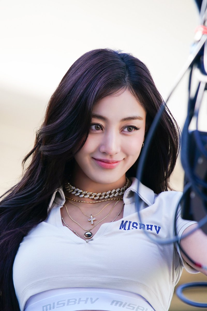 [🎂] Happy Birthday JIHYO ♥

FANS 앱 내 MEDIA 탭을 확인해주세요!
Please check the MEDIA tab in the FANS app!

#HappyJIHYOday