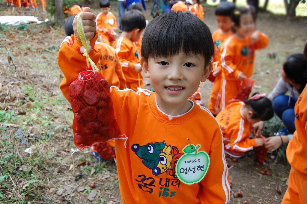 ชุดพละเหมือนแครอทจิ๋วมาก ละทำท่าเท่ทุกรุปเลยล่ะ55555555555555