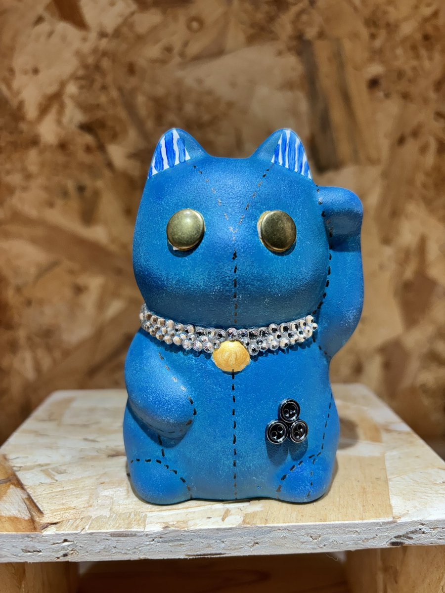 招き猫100体展」の作品紹介をいたします🐈‍⬛✨ 一体ずつなので今回は