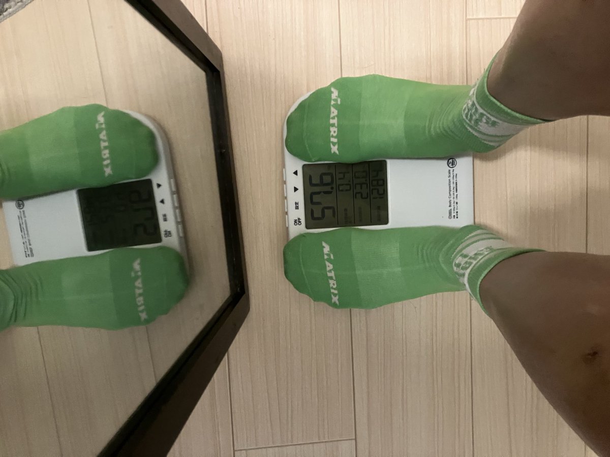 Inazumann1988's tweet photo. ウエイトイン
57.6kg
今6:40😵
遅刻遅刻ー！
急いで準備💦

#ブラックリーグ　第10戦
#MARKEN https://t.co/Hhq6BG3dji