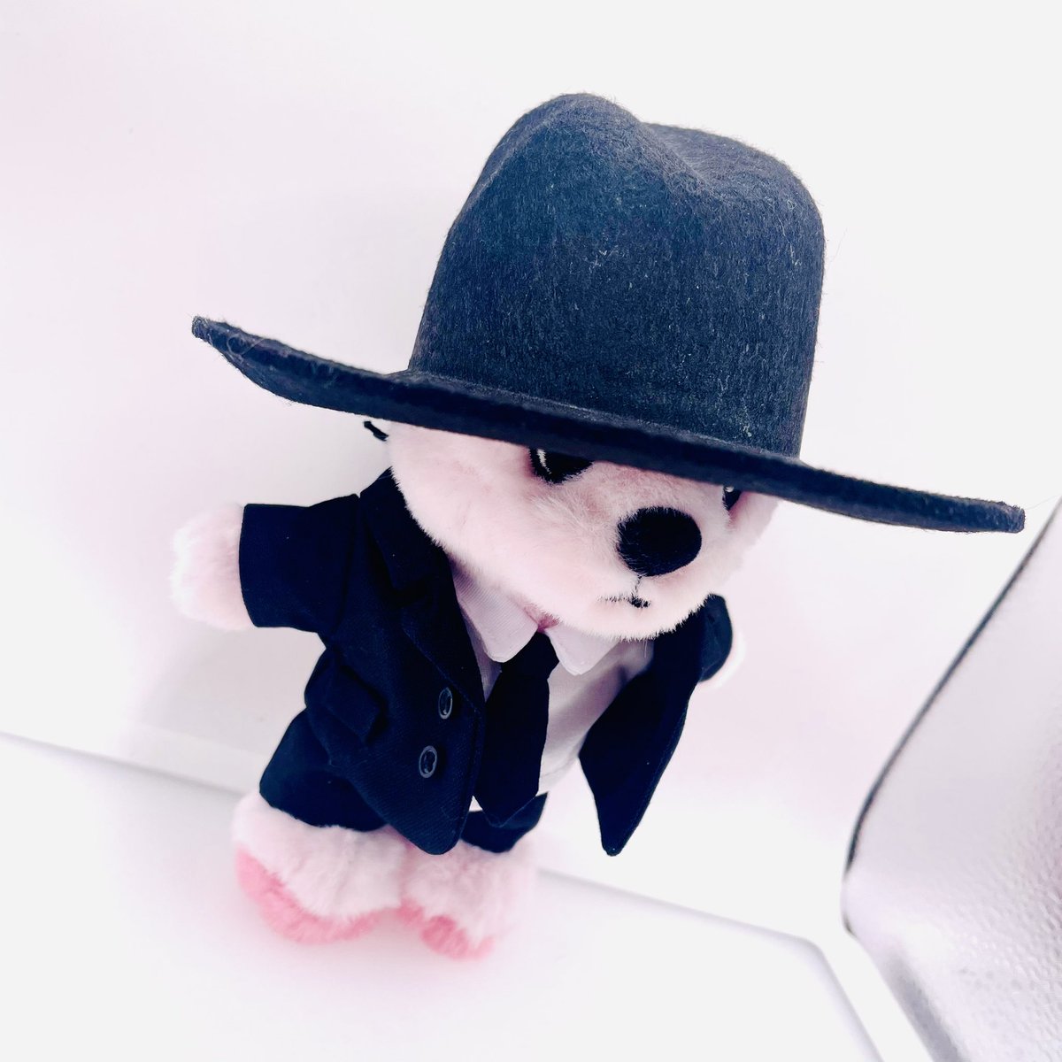 ウクドン小サイズ
黒スーツ少し店頭在庫あり

トッケビ風なHatも、少し在庫あり🍑

イドンウク
leedongwook
wookdong
新大久保 グッズ ショップ ぬいぐるみ 服 ぬい服 洋服 POPUP SHOP doll カフェ cafe センイル イベントbirthday tokyo 来日 ペンミ ファンミーティング fanmeeting goods 東京 大阪