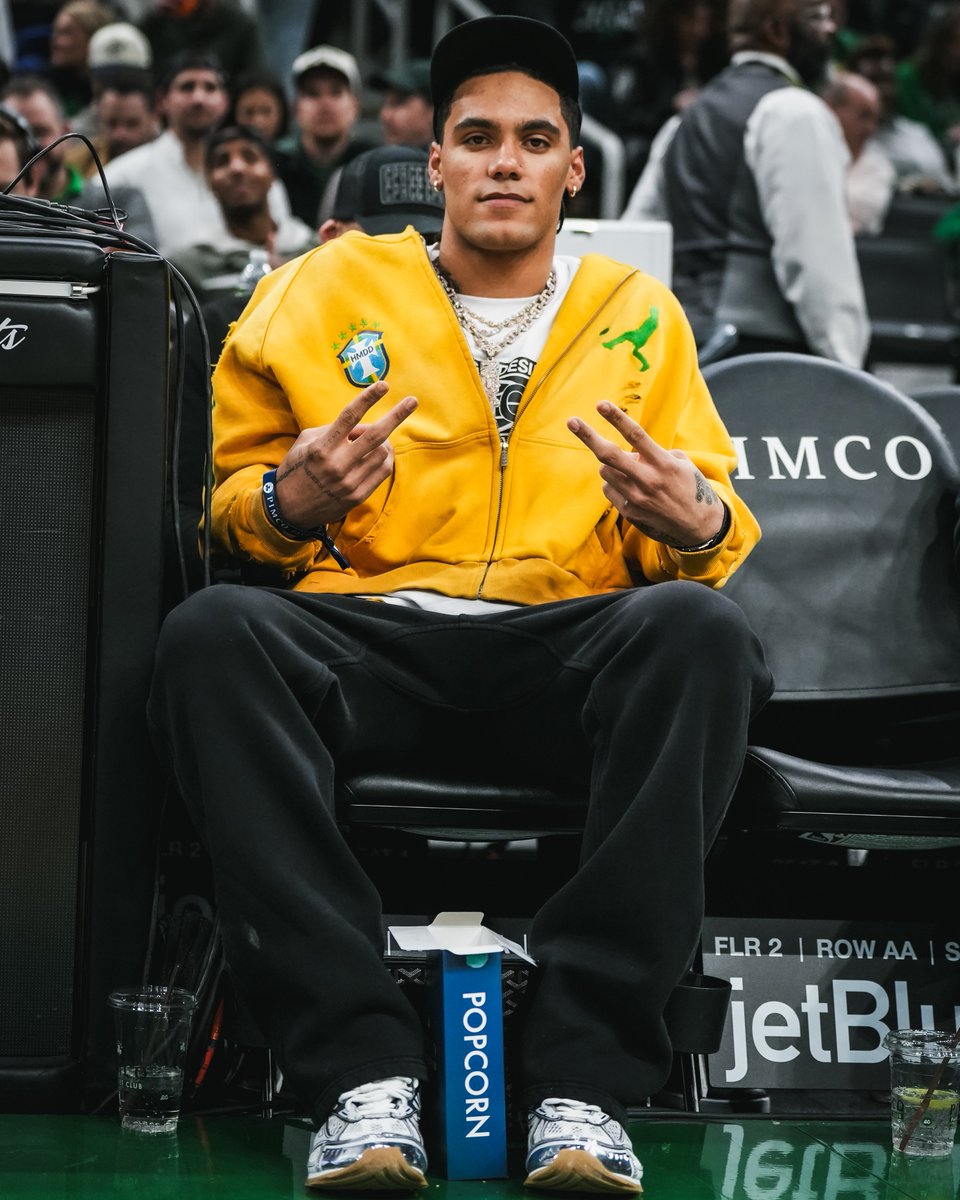 Gonzo in the house tonight 💙🏠
Go @Patriots 😤