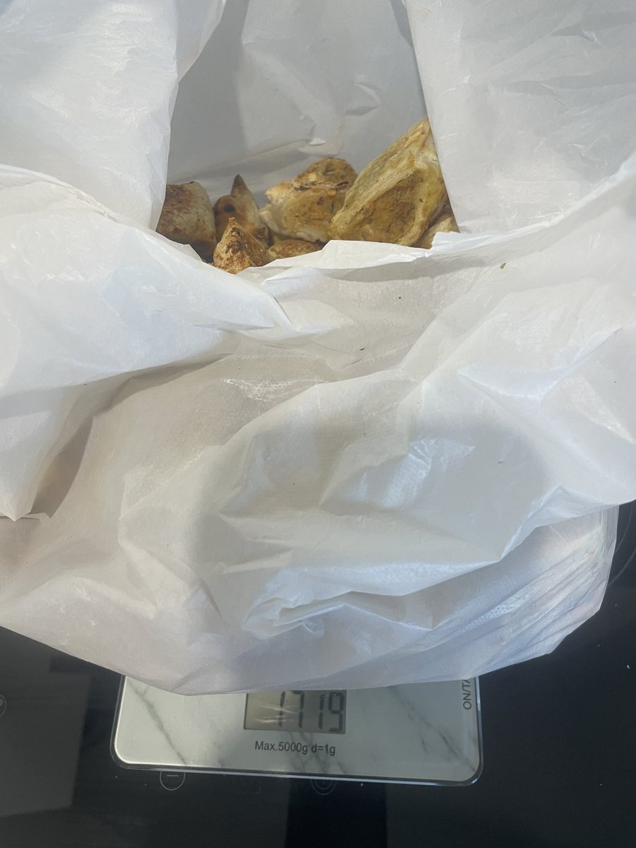 CathCath77's tweet image. 1/2 kg of #IGA #Nubeena SAUSAGE  ROLL MINCE makes alot of sausage rolls! Onion carrot zucchini celery pulp from a real juice.. how many in the bag?!