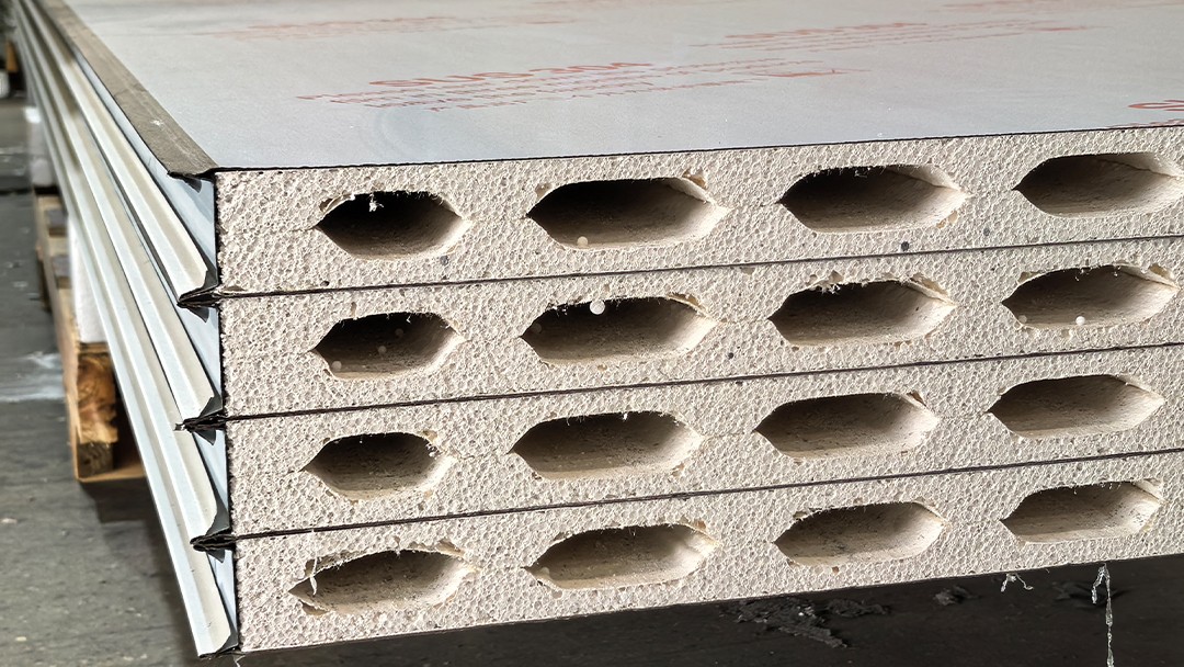 steel_ecosteel's tweet image. Our Quad-Lock PU Sandwich Panels feature a 4-sided interlocking design that boosts seal integrity, prevents moisture ingress, and delivers unmatched structural stability.#PUPanel #SandwichPanel #QuadLockDesign #IndustrialBuilding #ColdStorage