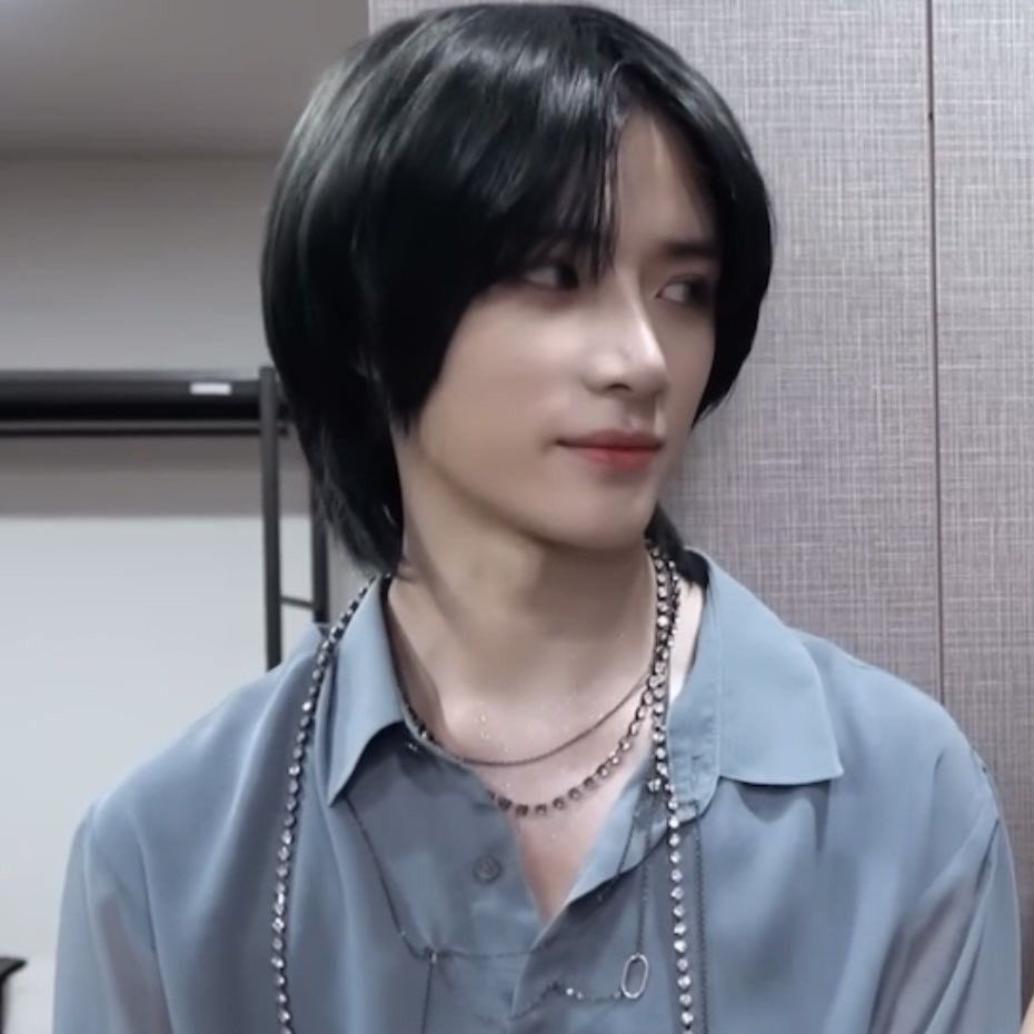 범규는 아예 짧거나 아예 긴머리인게 좋음