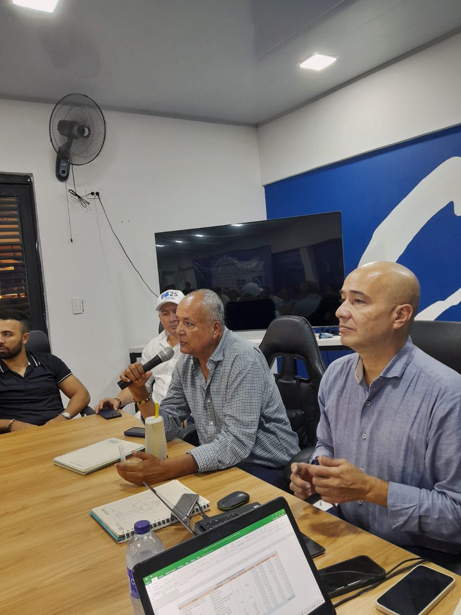 Seguimos preparándonos como organización barretista para nuestro próximo evento este 20 de febrero, trabajando en equipo y apoyando con compromiso a nuestro próximo senador <a href="/TrianaBarreto/">Santiago Barreto Triana</a> C25.