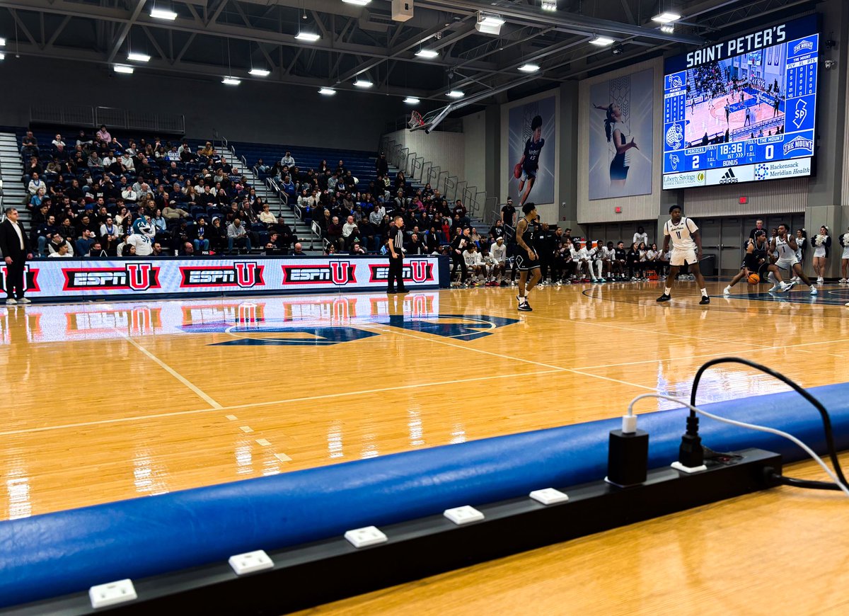 macallmartin's tweet photo. Friday night hoops in Jersey City on ESPNU! 

#MAACHoops https://t.co/5gXdC06z1o