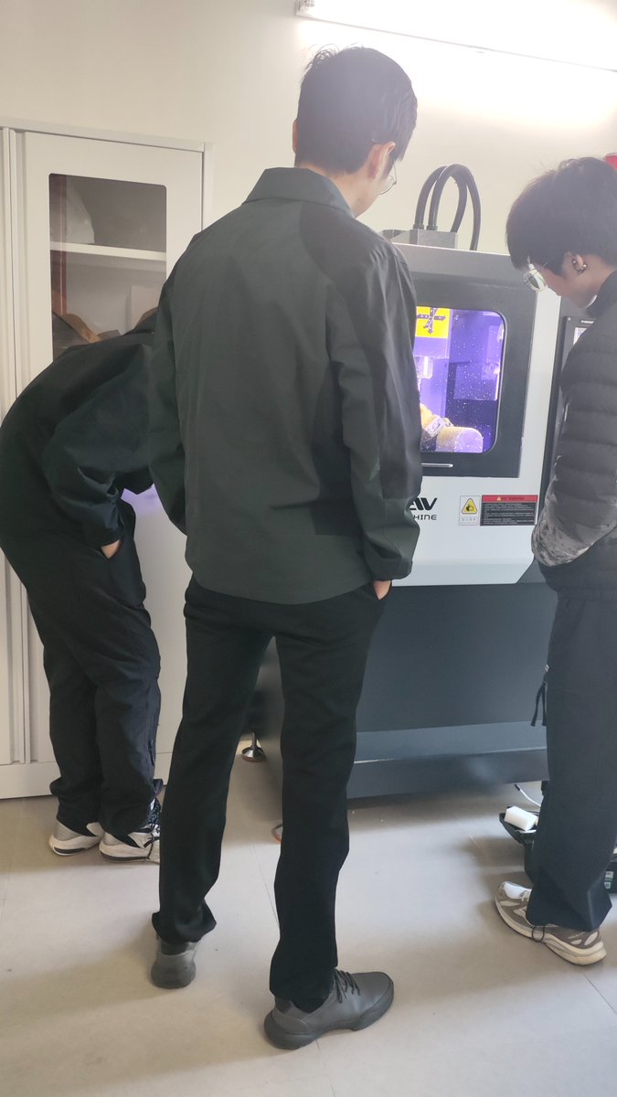 yornew_cnc's tweet photo. Great news to share – Sun Yat-sen University (SYSU) in Guangzhou has selected our MX220 Mini 5-Axis CNC Machining Center for its engineering education and practical training programs! For those who know the academic landscape, SYSU is far more than a top local institution https://t.co/3jr3YBJy59