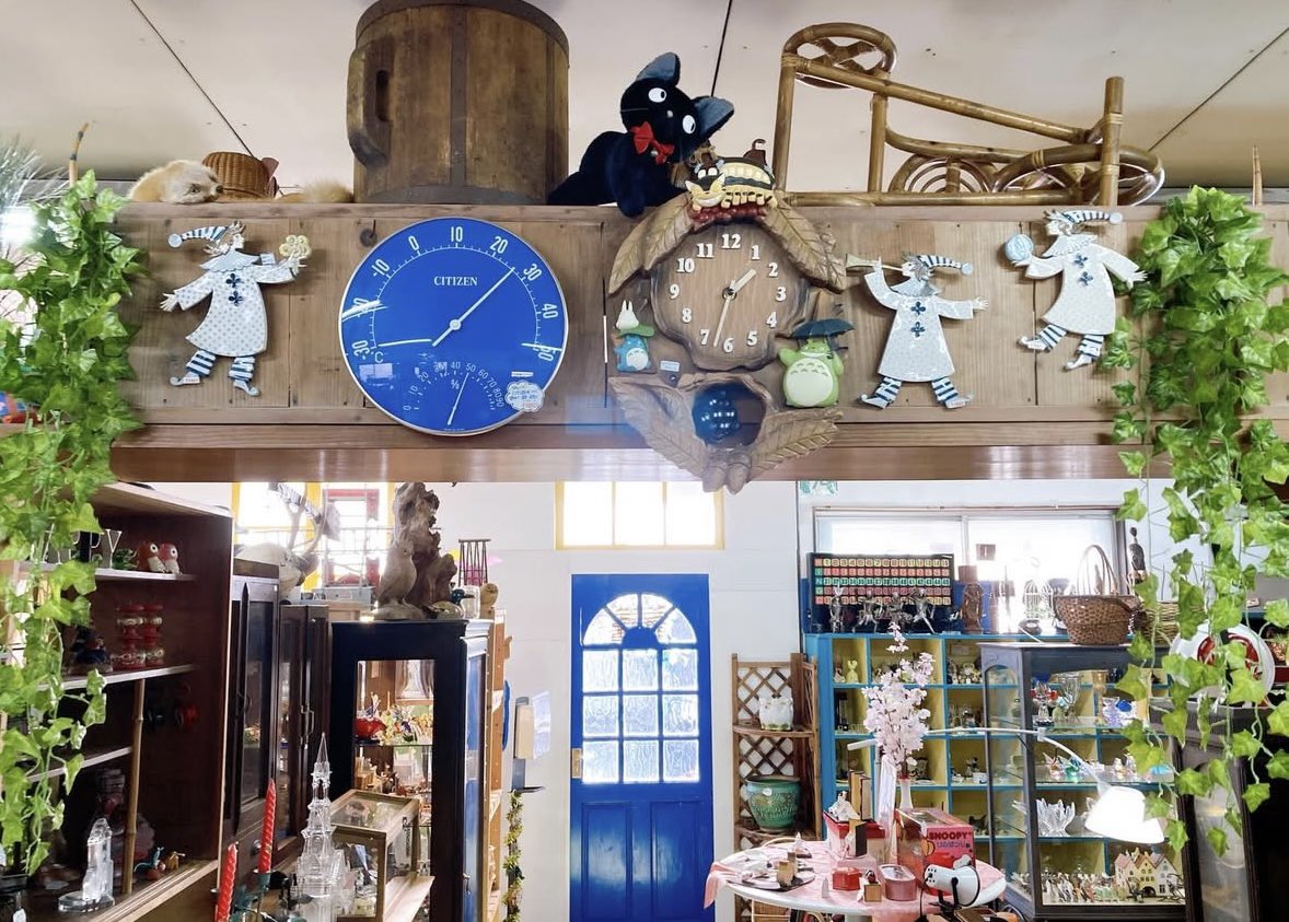 おはようございます 陶器で作られたピエロのオブジェが入荷しました