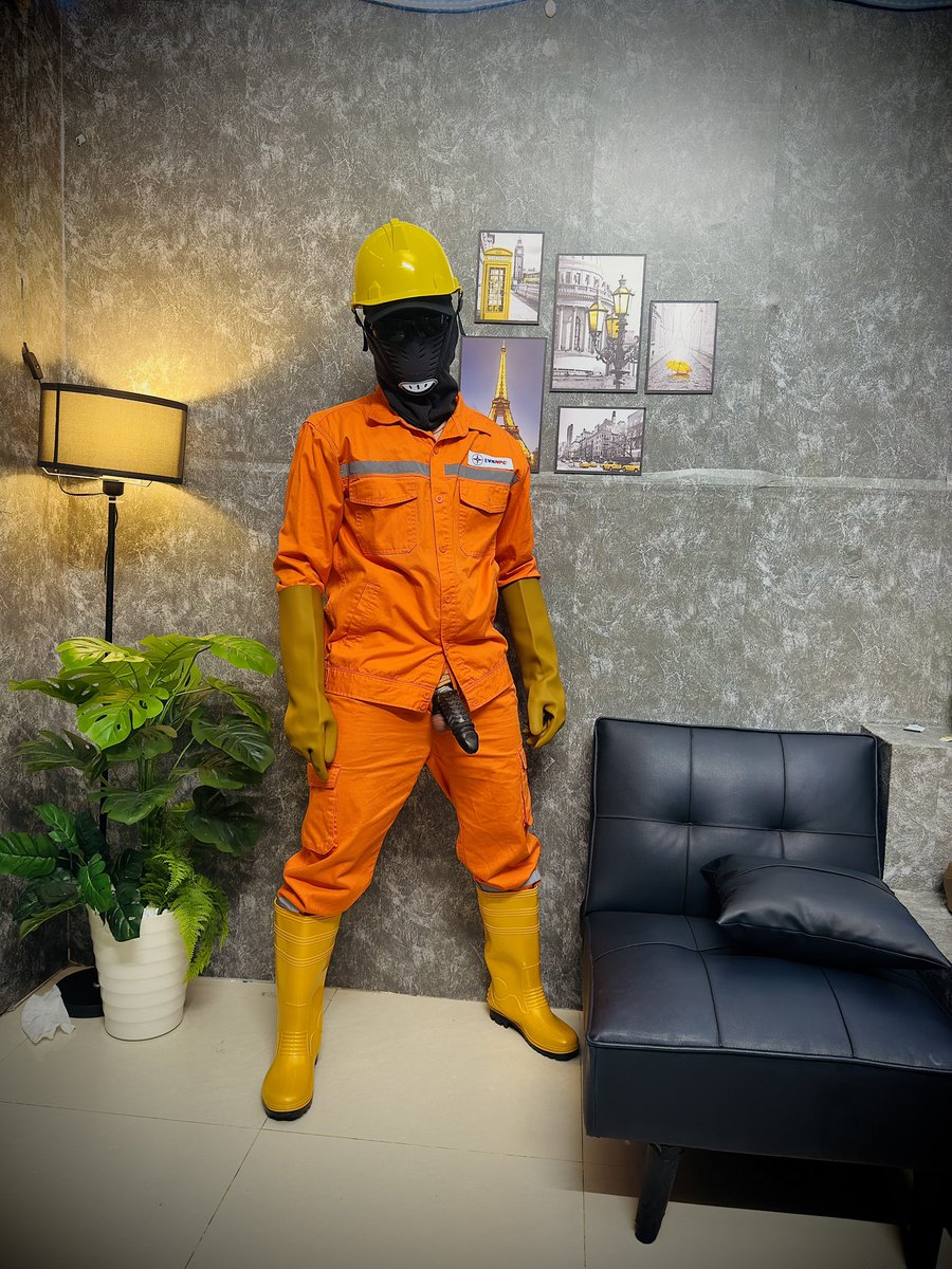 tao nghèo lắm
thặt sự t rất nghèo
t phông bạc
t bệnh xh lắm
t nhận hết
nên t làm công nhân nè