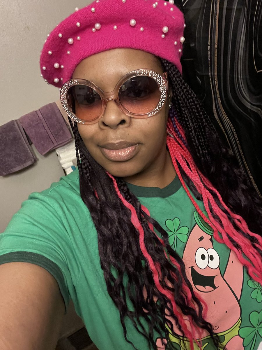 When you turn 40 and be like ‘imma do what I want’ (I mean I have been but now I’m just like my dad. More extra 😂😂) whole time I got better glasses to really pull it together