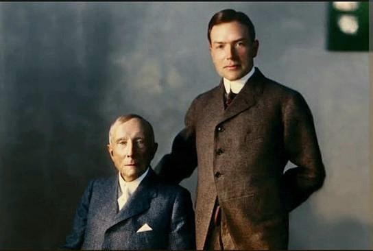 XPHOENIXDRAGON's tweet image. Dr. David Martin who RIPPED THE MASK off the WHO❓️

🗣 It's NOT a health organization. 
It's a VACCINE PROFITEERING CARTEL controlled by Rockefeller.