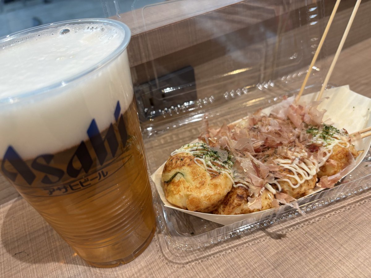 Monacaへ

学生時代のバイト先の社長のやってるたこ焼き屋さんへ

最高に美味しい

ご馳走様でした

#ルレロ
#たこ焼き