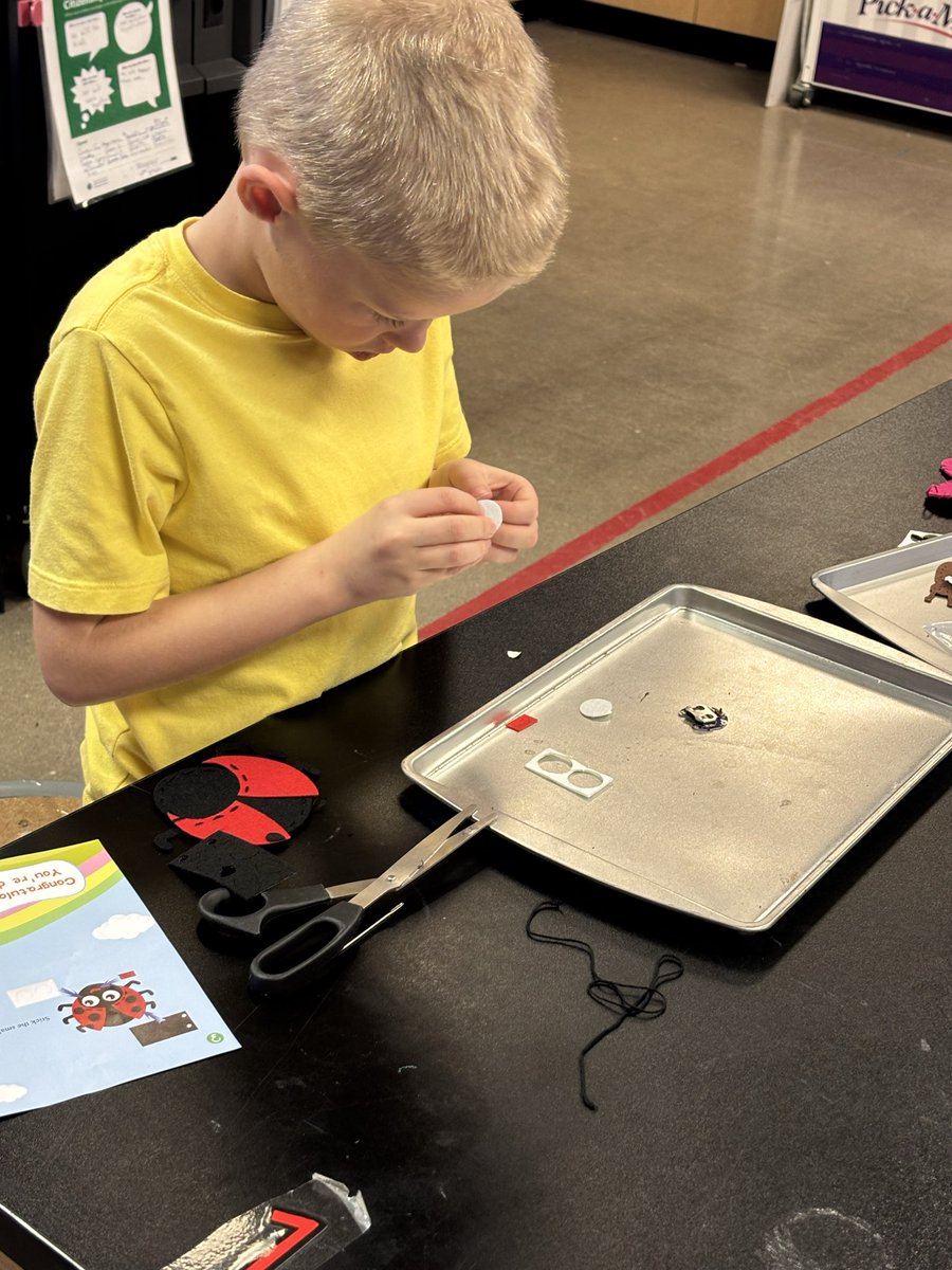 jaimehansendvu1's tweet photo. 2nd &amp; 3rd Grade Renaissance students are exploring circuitry in the Makerspace! They sewed felt insect bugs and added circuits to make them glow ✨🐞 #GiftedEducation #DVGifted #STEMEducation #Makerspace #ElementarySTEM #HandsOnLearning #CreativeComputing #Circuitry @DVUSD https://t.co/uPdbRjXuuA