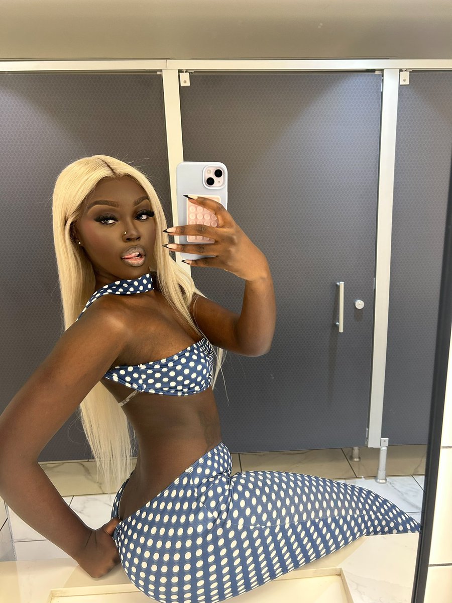 lucydiorrr's tweet photo. barb👱🏿‍♀️🫧 https://t.co/dDaZL0fS4f