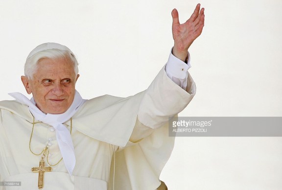 #popebenedictxvi tying a handkerchief around his neck 🤍