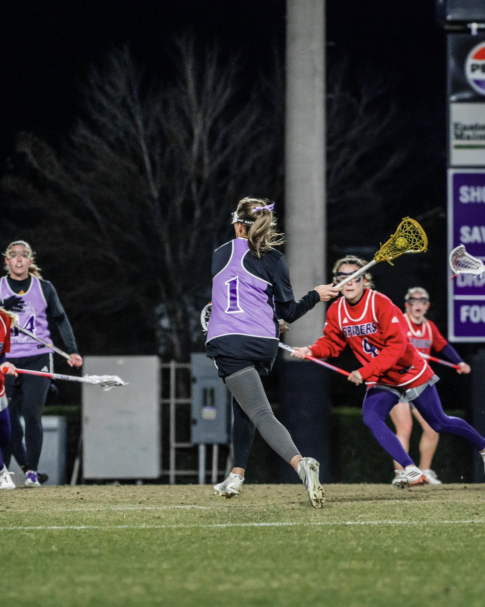 eculax's tweet photo. Scrimmage is in the past 

Time for the real thing 🏴‍☠️

#GoPirates https://t.co/8bby8zrepB