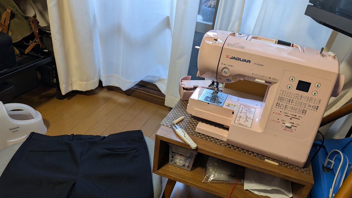 ほぼ着ないけど、昼ジョブ用もサイズアップさせた。