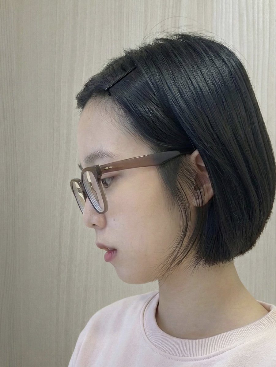 _(:3 」∠)_ だら〜
いまだにスウェットでだらだらしてる大橋です！
暖かくなったらひるんぽに出ます🐾

#固定ご挨拶 #メガネ