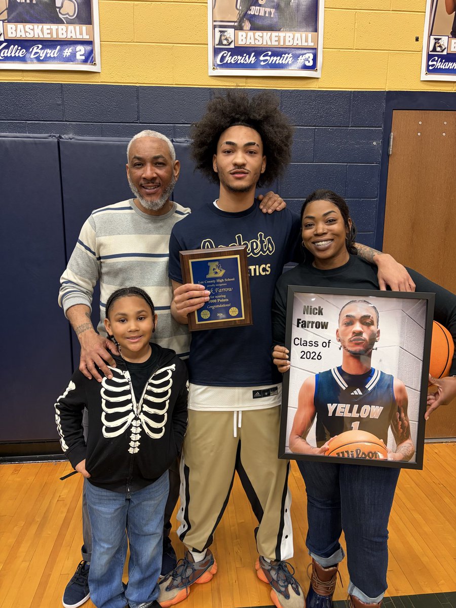 nicoals farrow tweet media