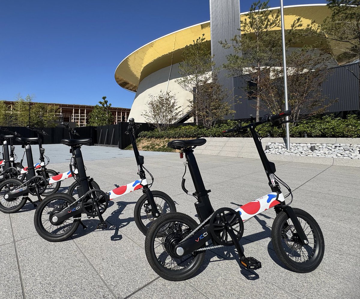 【大阪引き取り可能な方限定】自転車 万博ラッピングのあの電動自転車が手に入るらしいです🤔 チャリティ
