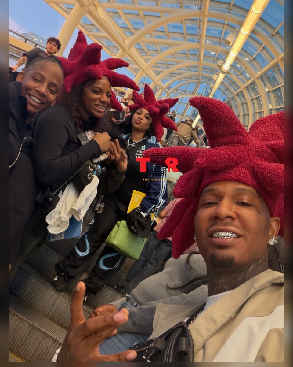 TheShadeRoom's tweet photo. Moneybagg Yo, his daughters and Ari are having a time at Universal Studios! ❤️ ✍🏾#TSRStaffAS https://t.co/c4q4o7NMF0