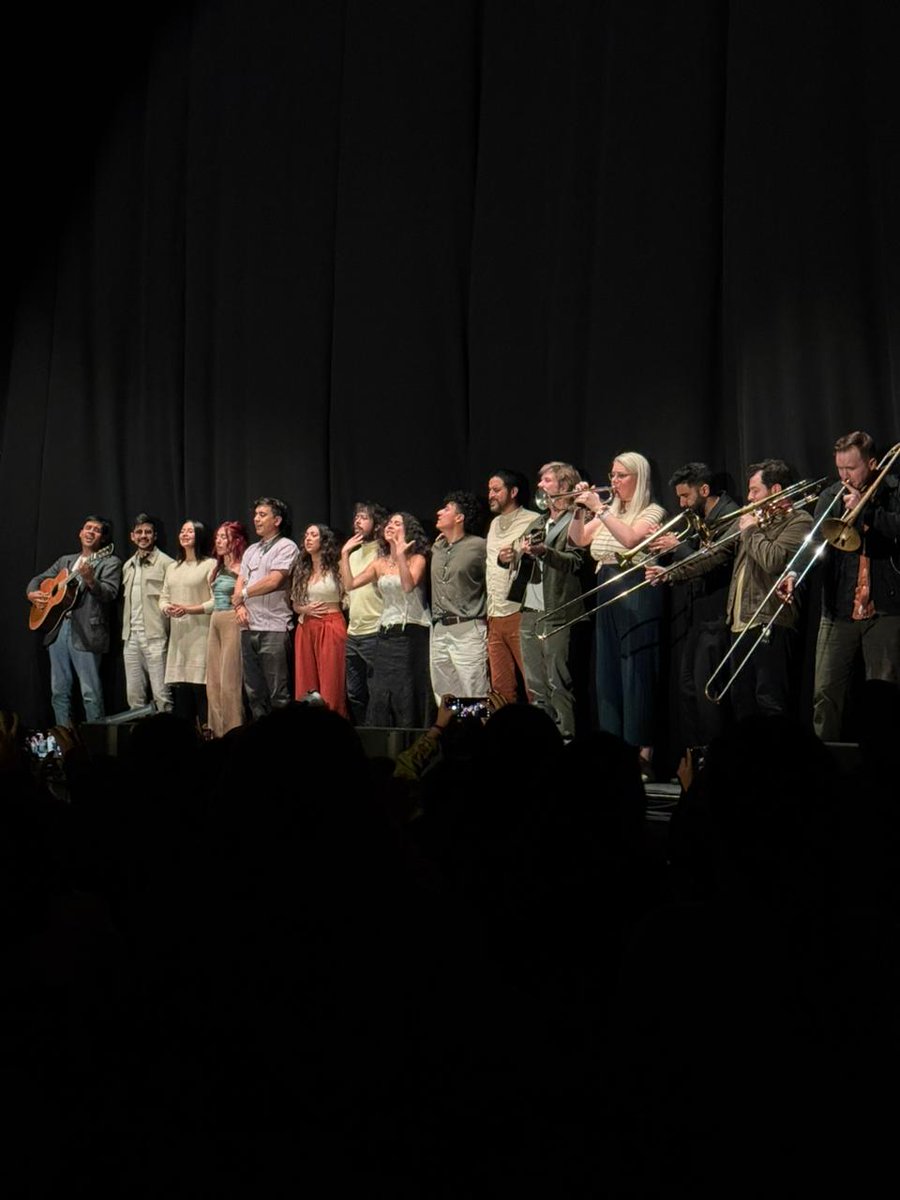 LessJimnz's tweet image. good Lucky, good night 🤧