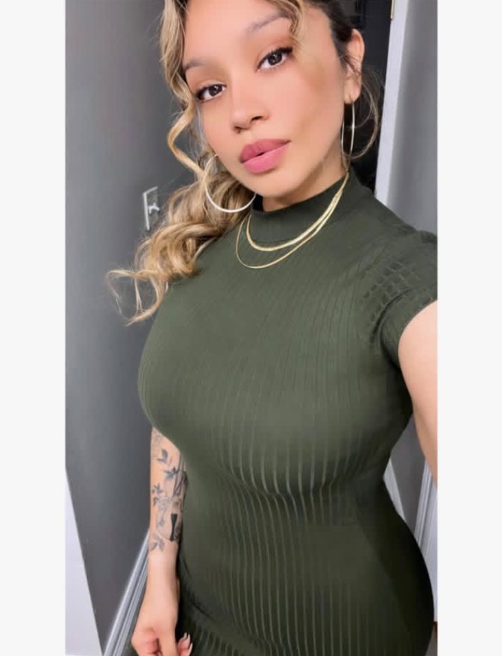 SgtCeciAlvarez's tweet photo. Hello, gourd-geous. 🥰
The outfit I wore to the living room 😮‍💨🌹☺️
#mirrorselfies #meme #explore #Marine #beautywithoutlimits #courage #Women #usmc #USArmy https://t.co/qTrHZnpvPr