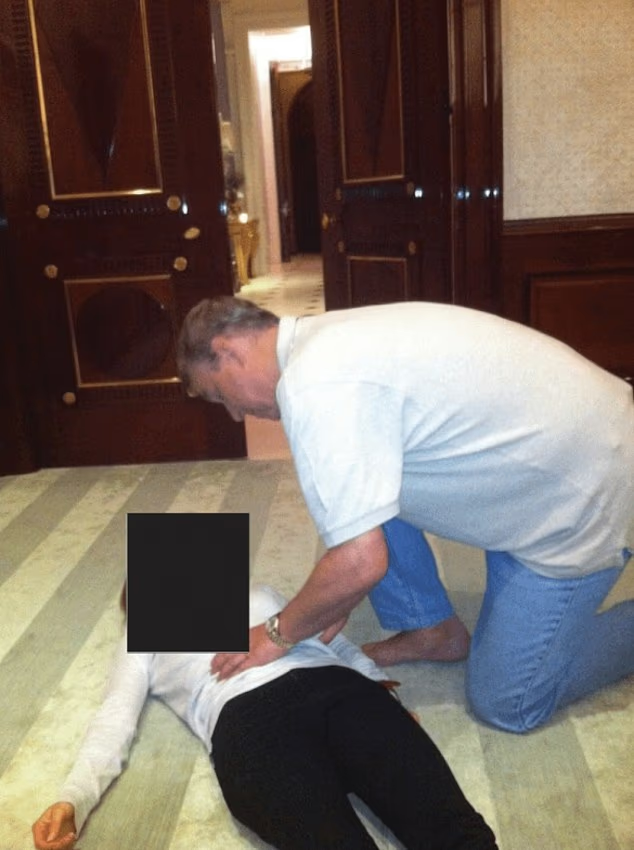 PamphletsY's tweet photo. 🚨🇬🇧 BREAKING — Pictures of Prince Andrew Sexually Assaulting a Minor in Latest Epstein Files. https://t.co/o332jL7mQP
