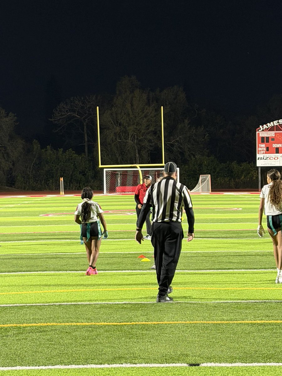 SunshineFBRefs's tweet photo. Great night at @CCCMarauders for our preseason flag football clinic. Great night of learning, situational work and coaching our guys up! Thank you @FHSAA for the opportunity! https://t.co/mFwosnEpXA