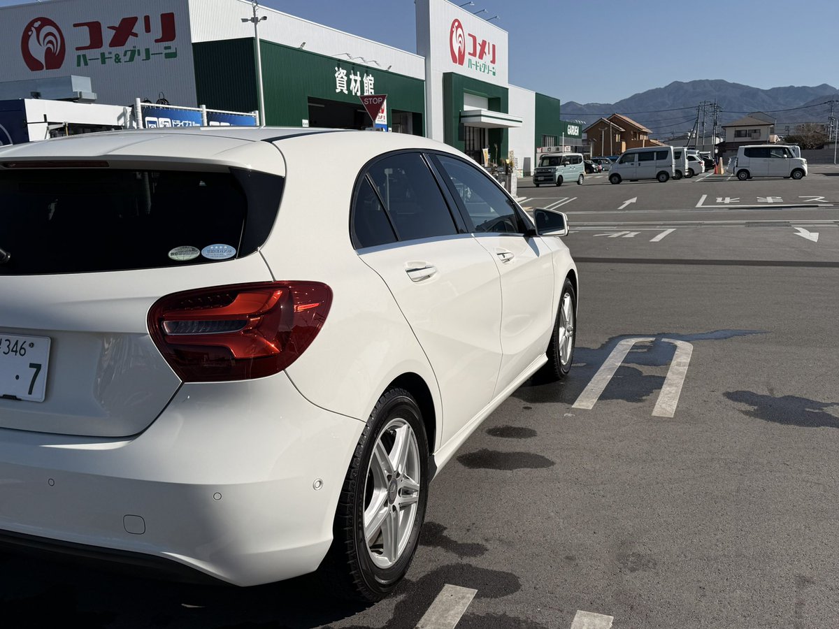 朝から近所の洗車場で洗車
純水出るのありがたい🙏🏻

洗車場に低い34居た🙄