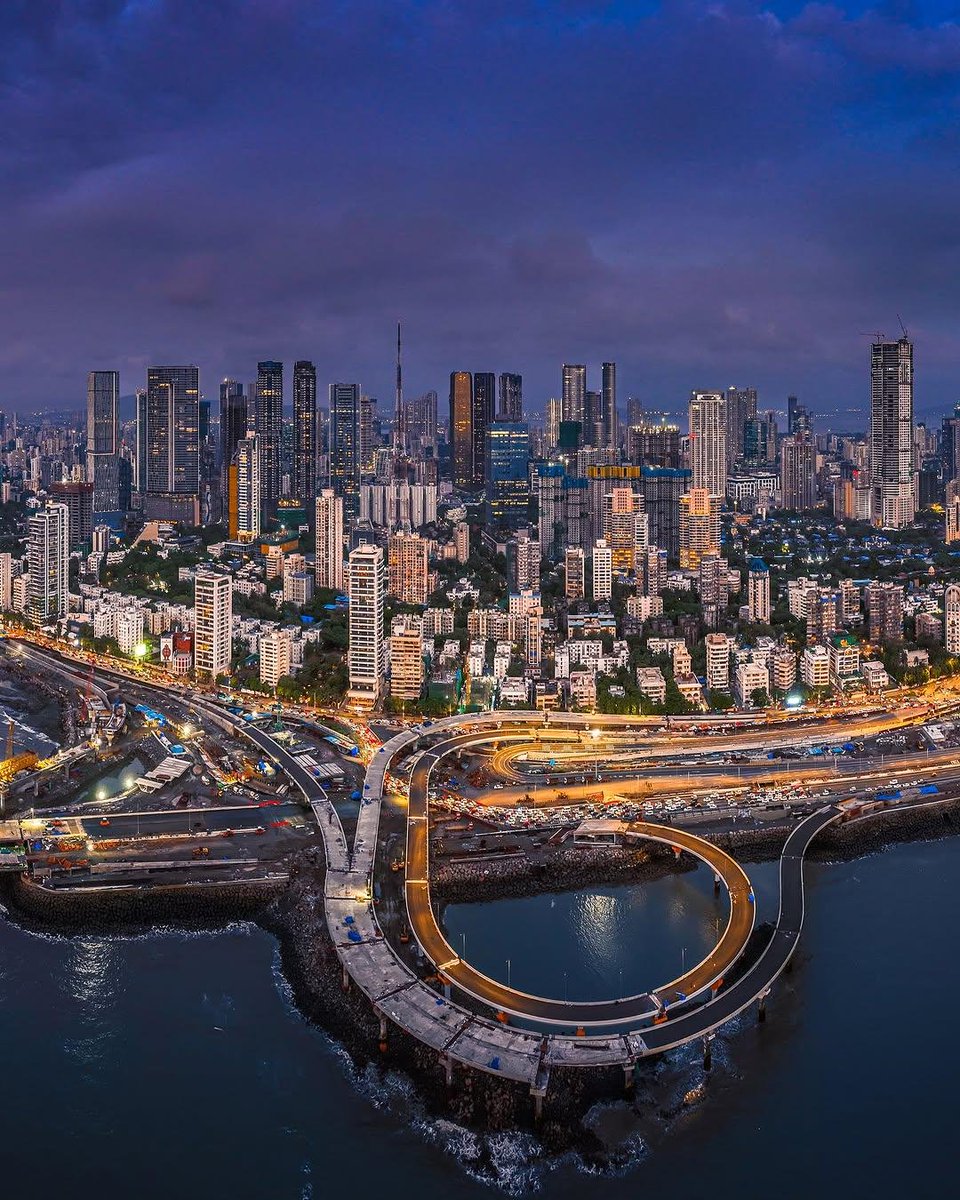 RushikesH27027's tweet photo. Mumbai...THE CITY YOU ARE✨️ https://t.co/EZlISudfJZ