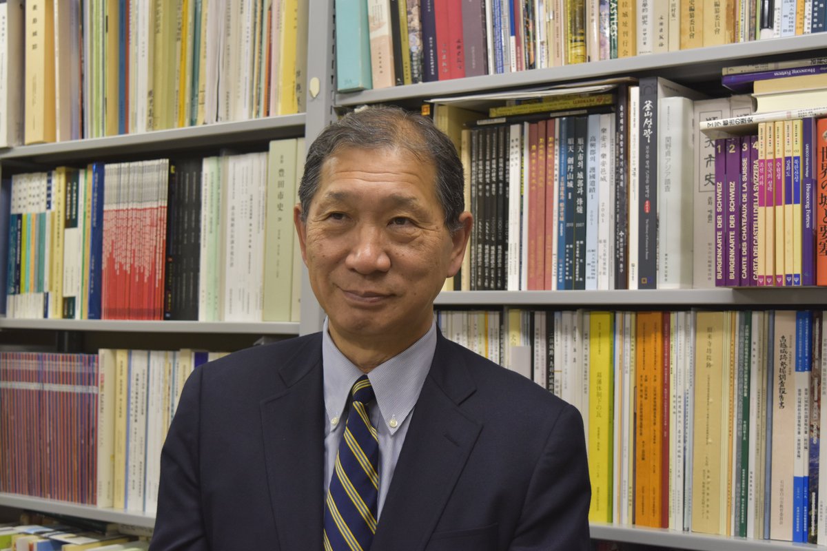 25年度冬学期オンライン講座「豊臣秀吉の城郭」講師は中井 均 先生（滋賀県立大学名誉教授）です。