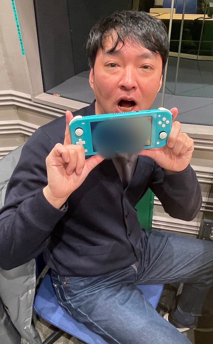 elekata_tbs's tweet image. #エレ片のポッ ! 本日配信🌱

さぁ❗️お楽しみはすぐソコ‼️

エレ片 コントライブ『帰ってきたコントの人』

本日から2次プレオーダー開始〜📢
今すぐ⬇️をcheckして✨

tbsradio.jp/event/104325/

#elekata
#TBSラジオ
#TVer
#エレキコミック
#片桐仁
#ミライズ矯正歯科南青山

open.spotify.com/show/0jdOVIJXG…